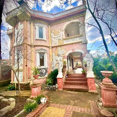 Aslan Hotel *